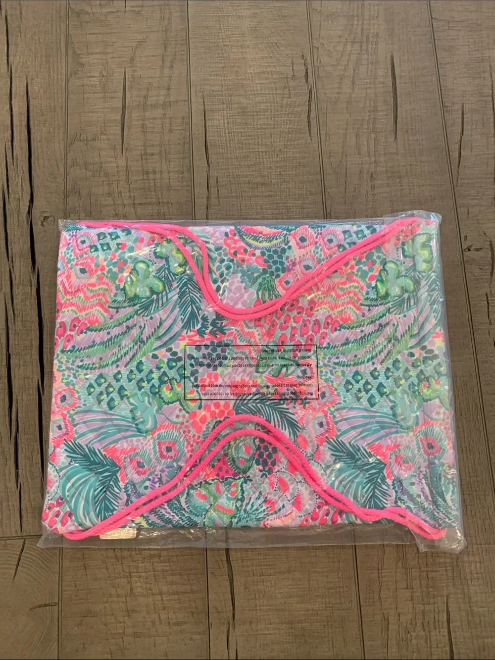 NWT—-Lilly Pulitzer Quilted Workout Bag in Banana Split